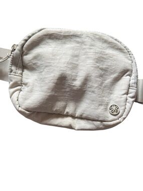 Gaiam Off-White Nylon Belt Bag Fanny Pack Crossbody Yoga Travel Adjustable Strap
